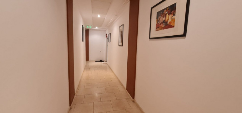Apartament 3 camere, bloc nou - Strand