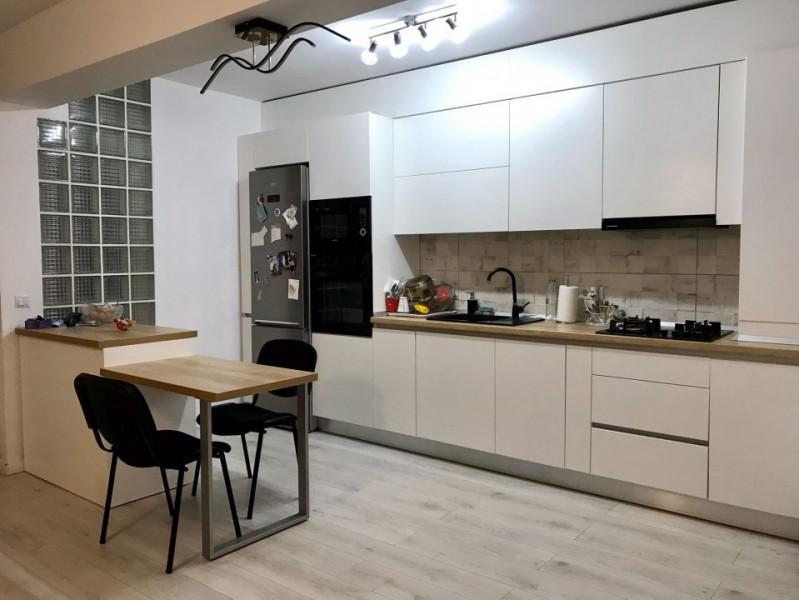 Apartament 3 camere, Liviu Ciulei 