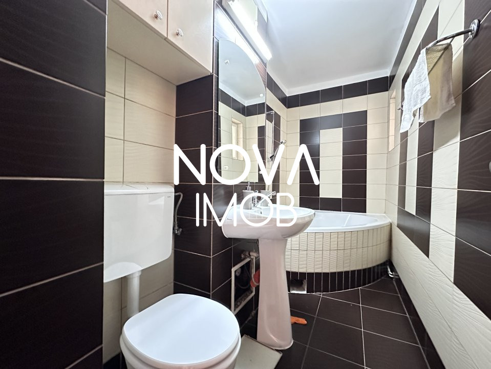 Apartament 3 camere cu priveliste deosebita, Str. Semaforului