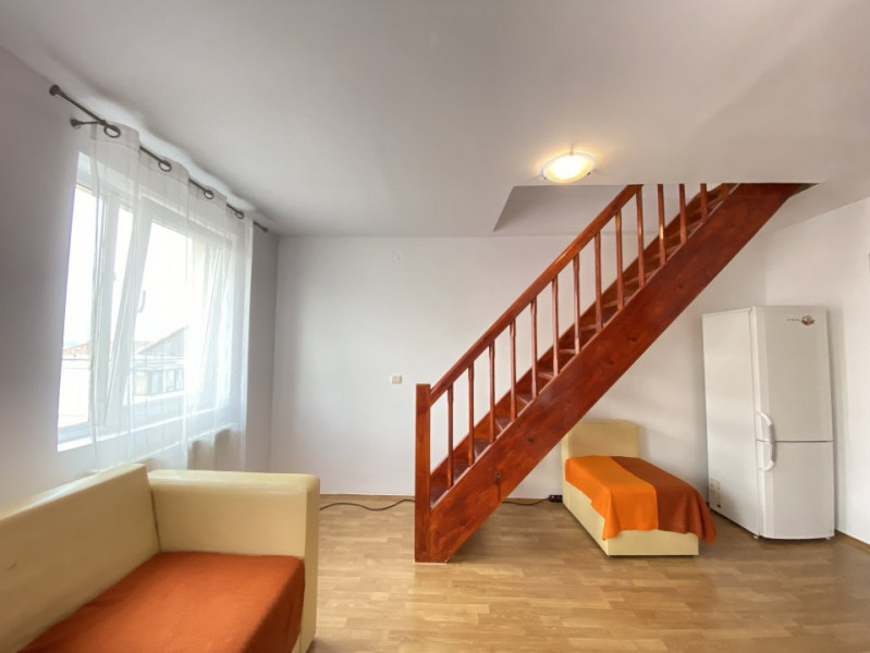 Apartament tip mansarda - Semaforului
