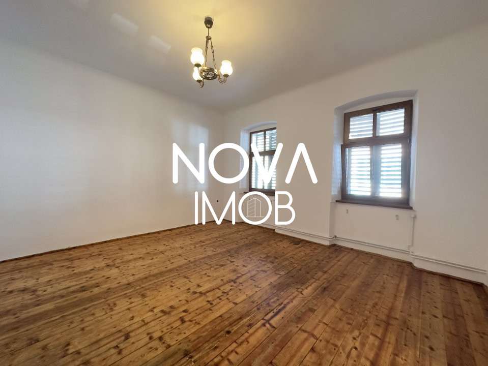 Spatiu pretabil birouri, Str. Crisanei 